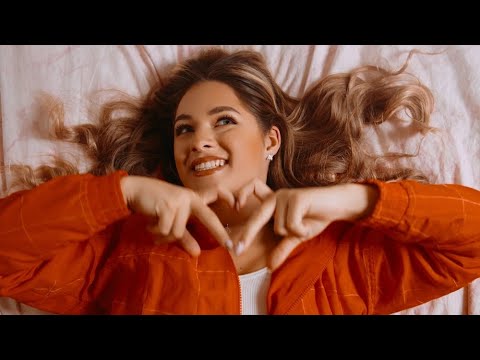 Видео: Michelle Kennelly — Love Online (ПРЕМЬЕРА КЛИПА)