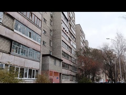 Видео: Обзор 9 этажки с лифтом ОЗПМ 2006 г. 400кг 5 человек (Тюмень, Мельникайте 46А)