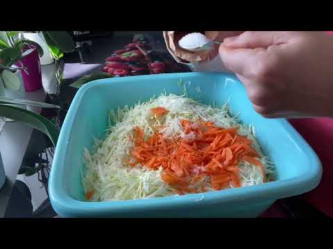 Видео: Квашеная капуста рецепт 🍽️ Sauerkraut selber machen, einfach und lecker 