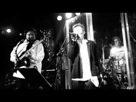 Видео: Сурганова и Оркестр - Фатальная колесница. 23.12.2016. Клуб "16 тонн"