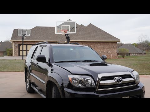 Видео: Как заменить лампочку переднего указателя поворота на Toyota 4Runner 2007 года выпуска