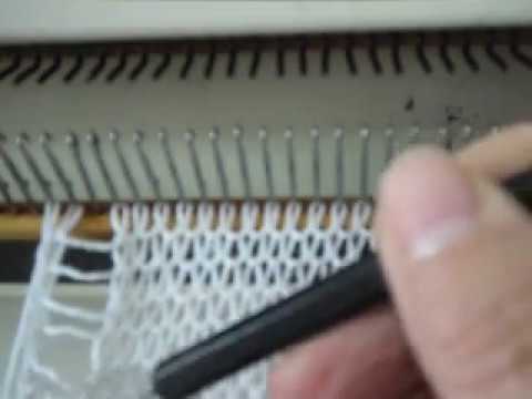 Видео: Вязальная машина Рута 85. Набор петель,рeзинка1x1.Knitting machine''Ruta-85''.Set of loops,ribbon1x1