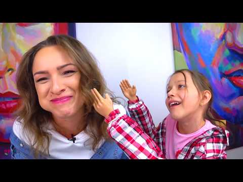 Видео: ЧЕЛЛЕНДЖ МАЛЕНЬКИЕ РУЧКИ ЧАСТЬ 2 Попробуй Добраться до Еды Tiny Hands Challenge / Вики Шоу