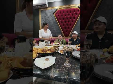 Видео: Лаура әпкеміздің туған күніне тосын сый жасалған кез