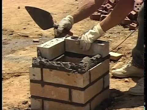 Видео: Как класть кирпичные колонны и ряды солдатиков!