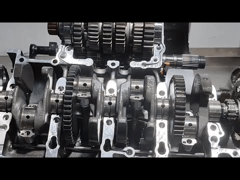 Видео: Хонда CBR1000RR | Восстановление двигателя | Промежуток времени.