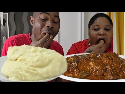 Видео: Огромный суп фуфу с бамией и курицей 🐔 Едим