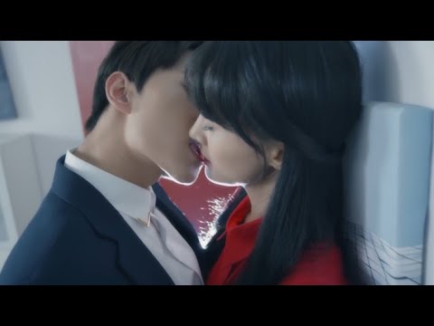 Видео: Нежные поцелуи Сяо Най и Вэй Вэй