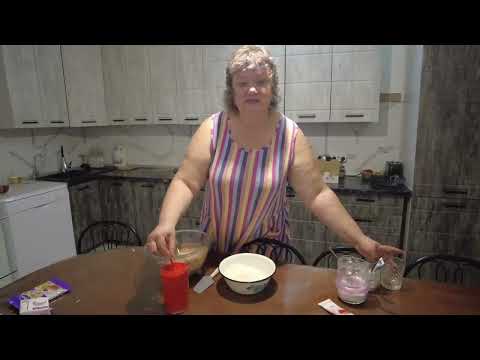 Видео: Каникулы - Ульяна делает панкейки для большой семьи ,10 детей - Торт красный бархат