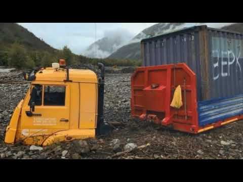 Видео: Неудачные и необычные случаи на дороге с дальнобойщиками и грузовиками №17
