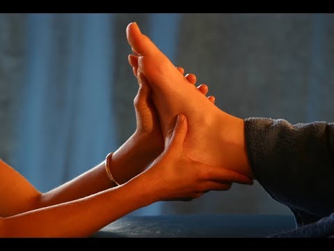 Видео: Как расслабить мужчину: массаж ступней