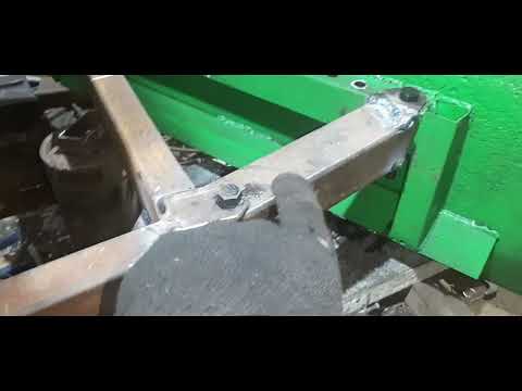 Видео: поворотный отвал на минитрактор