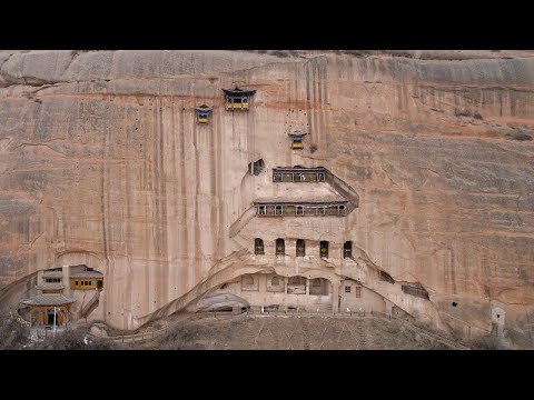 Видео: Как был построен храм, висящий на скале? Шелковый путь, Экскурсия по древнему храму Мати｜4K