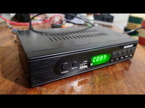 Видео: Ремонт DVB Т2 тюнера ROMSAT TR-2018HD, перестал включаться.