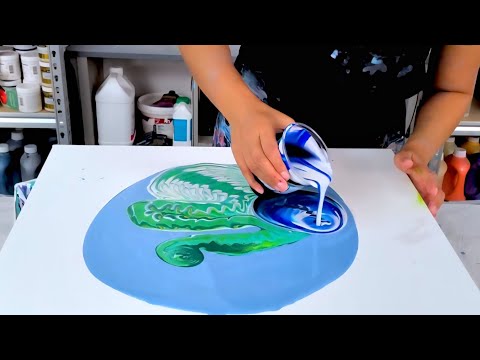 Видео: Дуэльные кубкиЗеленый и синийС неожиданным финалом! — Веселая акриловая живопись