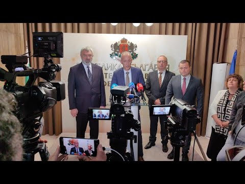 Видео: Министър Вълчев: Металдетекторите в училищата няма да решат въпроса с агресията /ВИДЕО/