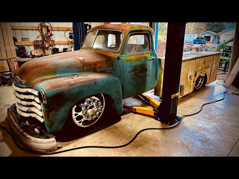 Видео: Сборка грузовика-лесопилки CUSTOM 1950 Chevy... Часть 1