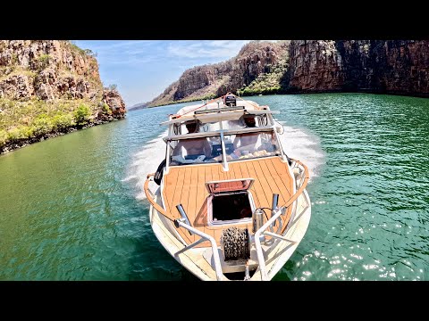 Видео: #26 ЖИЗНЬ В МОРЕ В ТЕЧЕНИЕ 150 ДНЕЙ — Путешествие по Австралии на лодке