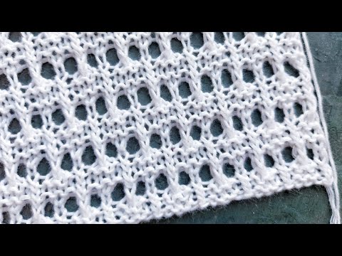 Видео: Лёгкий мелкий ажурный узор спицами ⭐ Для вязания палантинов,  маечек