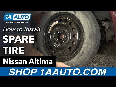 Видео: Как установить запасное колесо на Nissan Altima 2002–2006 годов выпуска
