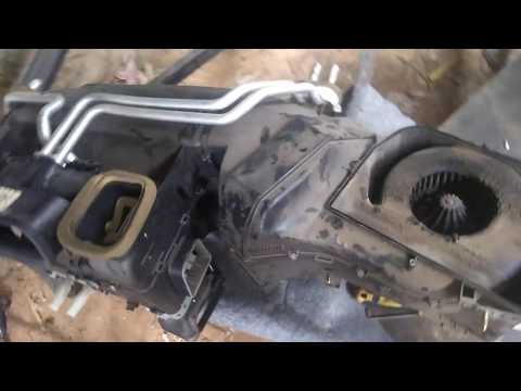 Видео: снял печку с месредеса W202)) часть 2