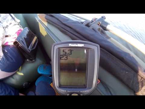 Видео: Эхолот Humminbird PiranhaMAX 20 поиск рыбы