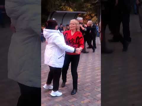 Видео: Новь#рыбница #подпишисьпоставьлайк #приднестровье #танцы #врекзаюш #dance #пмр#16 октября 2025 г.