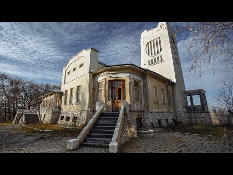 Видео: ТАИНСТВЕННАЯ ДАЧА ГОЛОВКИНА НА РЕСТАВРАЦИИ (ДОМ СО СЛОНАМИ)