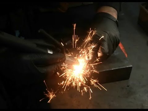 Видео: Пайка щеток с помощью батарейки и трансформатора