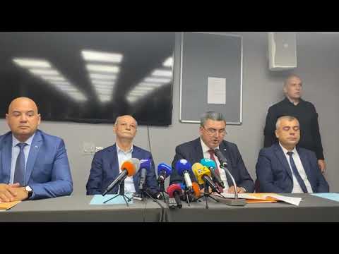 Видео: Ахмед Доган: Жив съм, здрав съм, правя партия 