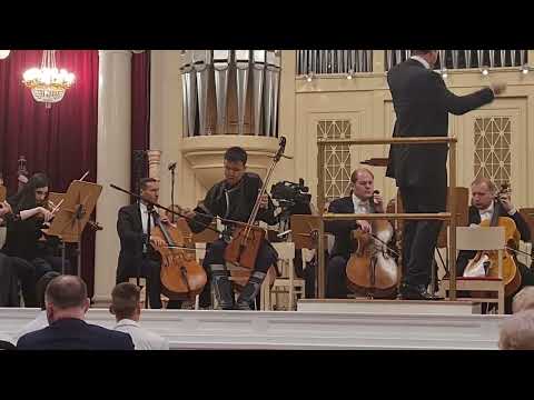 Видео: Л. Очиров. "Нютагайм эгшиг" концерт для Морин Хуура с оркестром ".