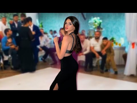 Видео: На нее можно смотреть вечно! Цыганские танцы 2023