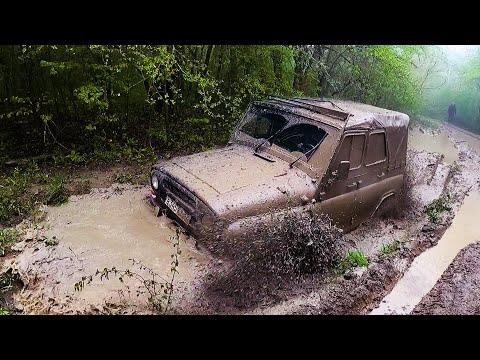 Видео: БЕЗУМНЫЕ УАЗы и НИВА против Иномарок, Offroad на гору СОРИ. Бездорожье.