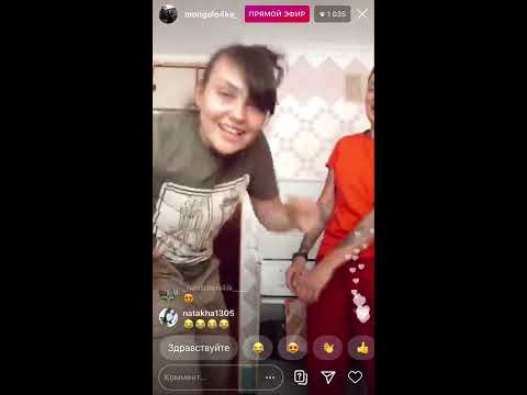 Видео: Женя Мазур и Юля Чигринец - вешают полку в ванной, показывают квартиру и танцуют