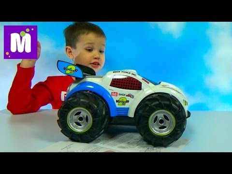Видео: Макс играет с машинкой на море