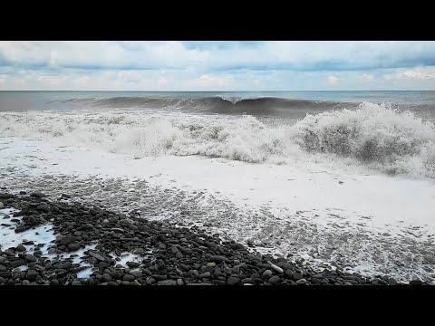Видео: ШТОРМ УСИЛИЛСЯ. ЖДЕМ ПРИБЛИЖЕНИЕ ТАЙФУНА. ЗАКАТ СОЛНЦА. ЛАЗАРЕВСКОЕ. ПЯТНИЦА 13. АВГУСТ 2021