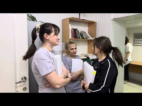 Видео: Ваня опять меня снимает📹