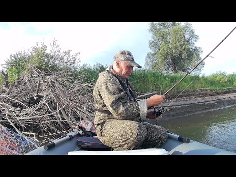 Видео: Конец дня и вот она удача! Очередная рыбалка на Оби.