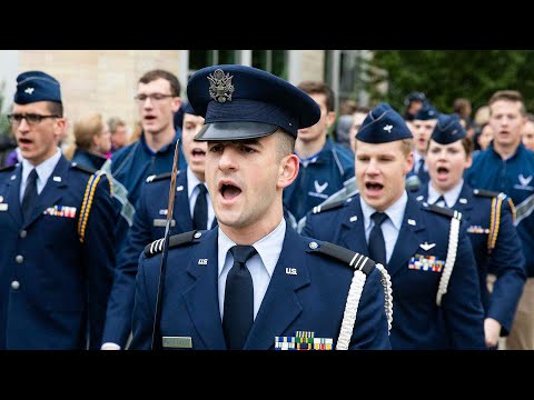 Видео: Почему вам стоит присоединиться к ROTC? | Плюсы и минусы