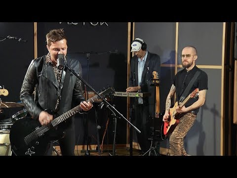 Видео: O.TORVALD - Бийся (Live @ «Тут і Зараз»)