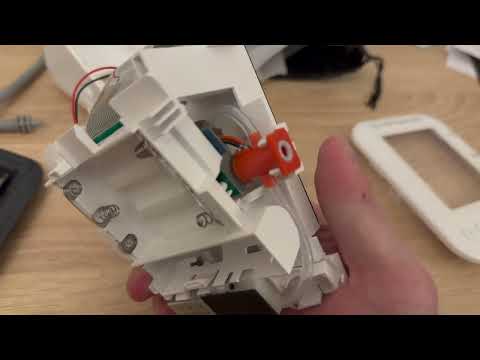 Видео: Обзор и разбор тонометра Сбер Здоровье