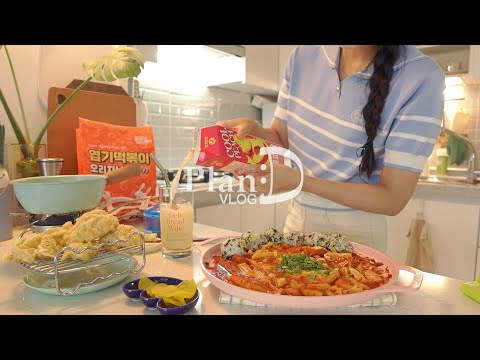 Видео: Приготовление острых ттокпокки, мороженого, пудинга, трехцветных блинов, медвежьих чуррос