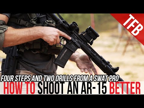 Видео: Как лучше стрелять из AR-15 за 4 шага с участием ветерана спецназа Билла Блоуэрса