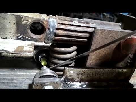 Видео: Толкатель для реечного дровокола и нож.