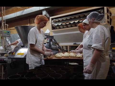 Видео: Чернігівська "Наша булочка": у війну пекли хліб, зараз - паски