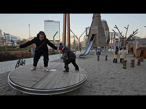 Видео: Арена УГМК. Площадка#прогулка #мосты #набережная #луна 