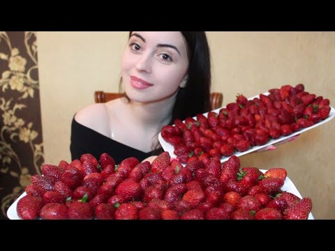 Видео: 2 КГ КЛУБНИКИ ЗА РАЗ/ СМОГУ? / MUKBANG #AykaEmilly