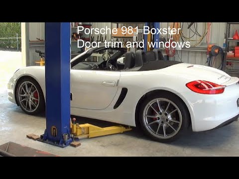 Видео: Снятие/установка обшивки двери, подрамника, окна и регулятора Porsche 981 Boxster