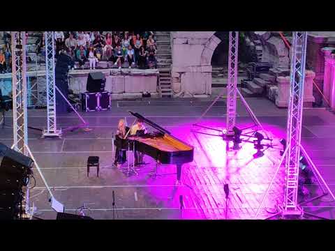 Видео: Евгени Генчев и Виктория - Always Remember Us This Way ( Лейди Гага, Роди се звезда)