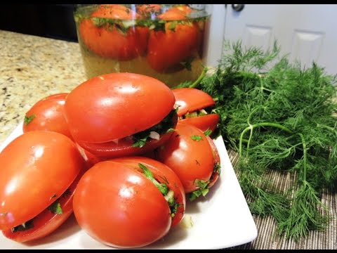 Видео: Помидоры суточные, УЛЁТНЫЕ. Маринованные с зеленью и чесноком. .